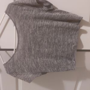 Hollister Grey cropped tee